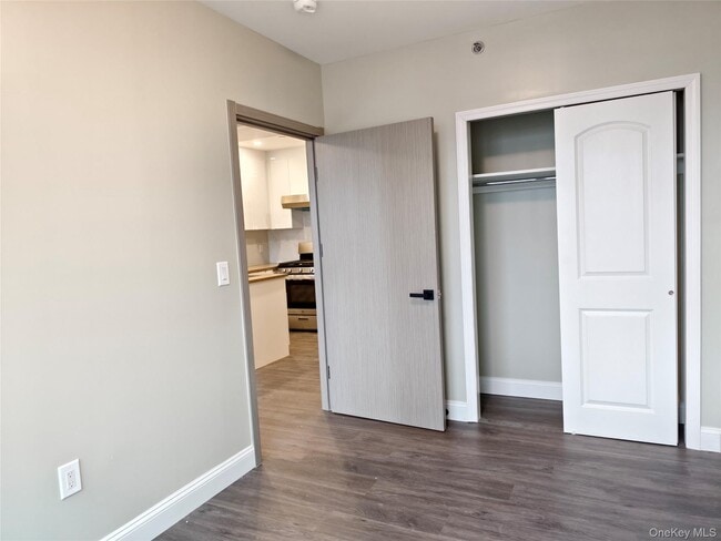 Building Photo - 163-07 72nd Ave