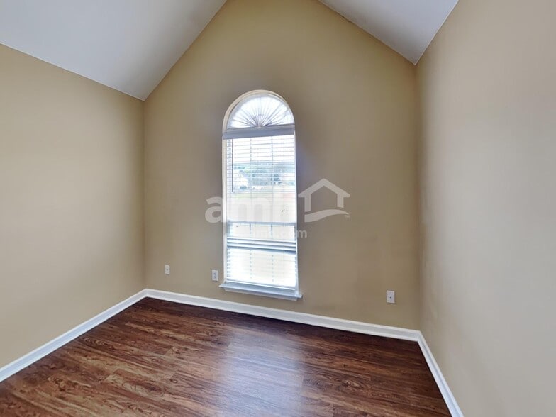 Building Photo - 1732 Shane Dr