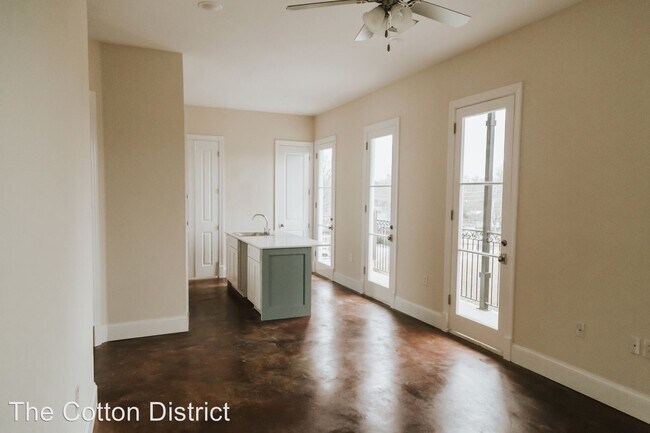 Building Photo - 517 University Dr