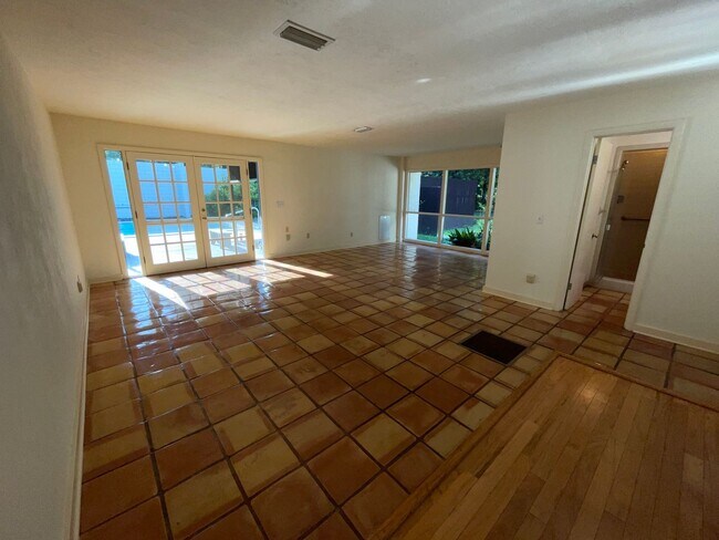 Building Photo - Mid-Century Modern Oasis on 5+ Acres – Pri...