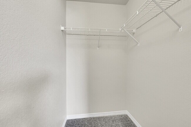 Building Photo - $2,295.00, 3-bedroom, 2.5-bathroom in Colo...