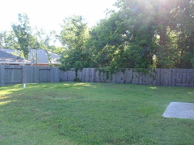 Building Photo - 12371 Ridgecrest Dr