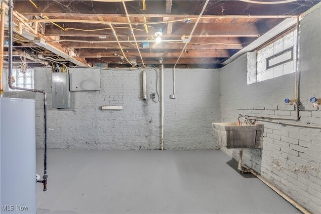 Building Photo - 3138 W 101st St