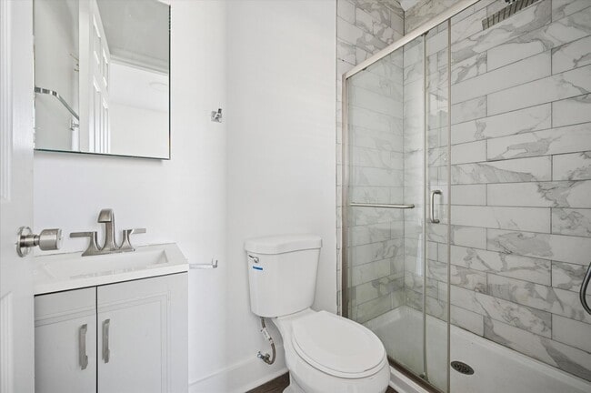 Building Photo - 2BR/3BA House | Fenced-In Backyard | 1BR Voucher OK for 2BR