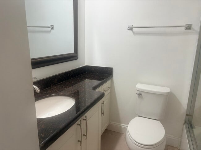 Building Photo - 1801 NE 25th Ave