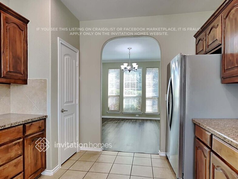 Building Photo - 2222 Whitney Dr