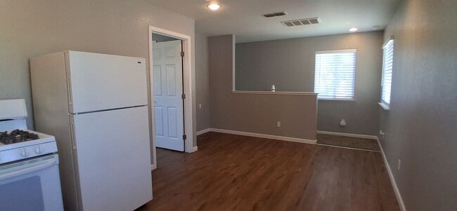 Building Photo - 562 Ranger St
