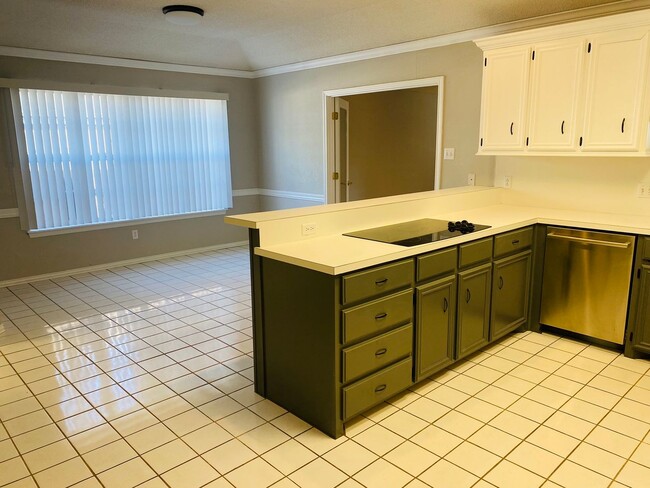 Building Photo - Pre-Leasing - 4 bed 2.5 bath - Frenship ISD