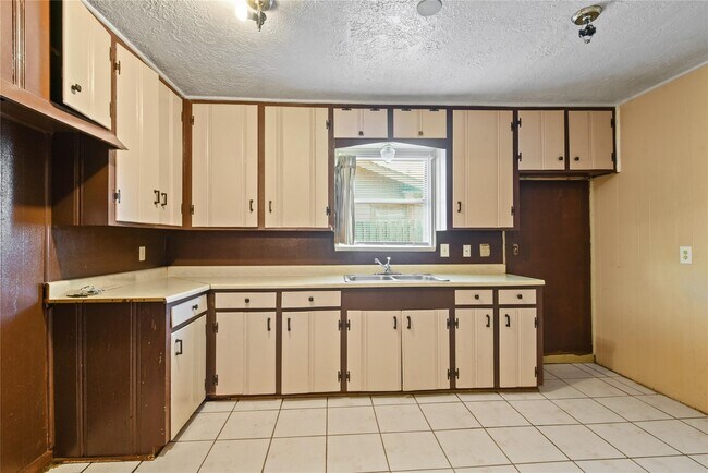 Building Photo - 2817 Lancaster Ln