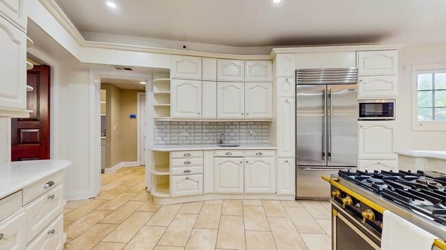 Building Photo - 570 Hathaway Cir