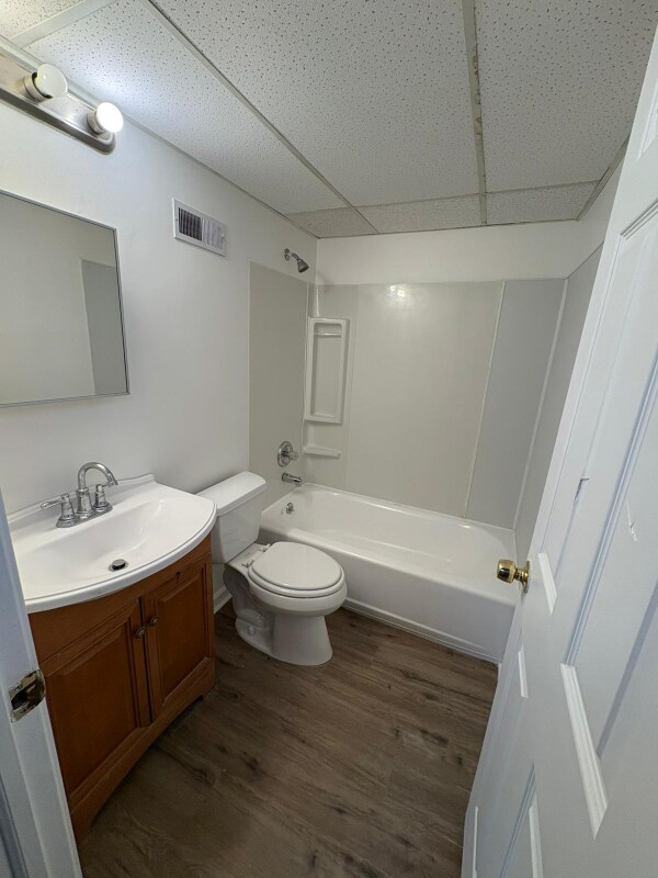 Building Photo - 5324 Kohout St