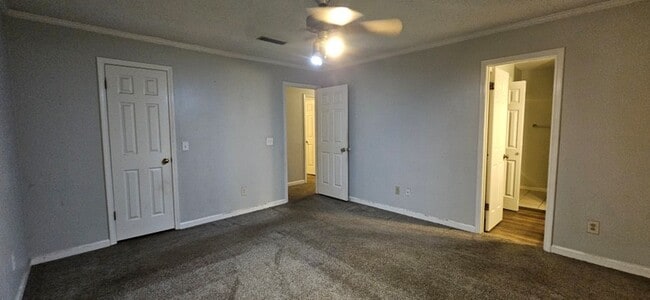 Building Photo - 211 Plantation Rd