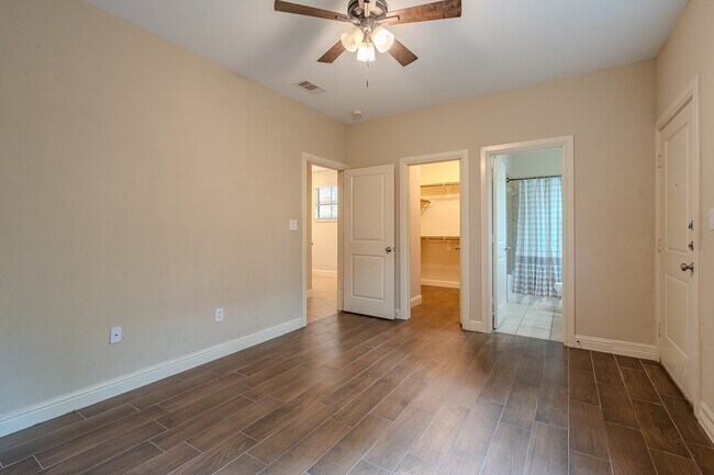 Building Photo - 5213 Eigel St