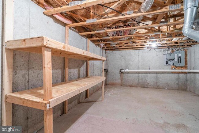 Building Photo - 4407 Waterford Way
