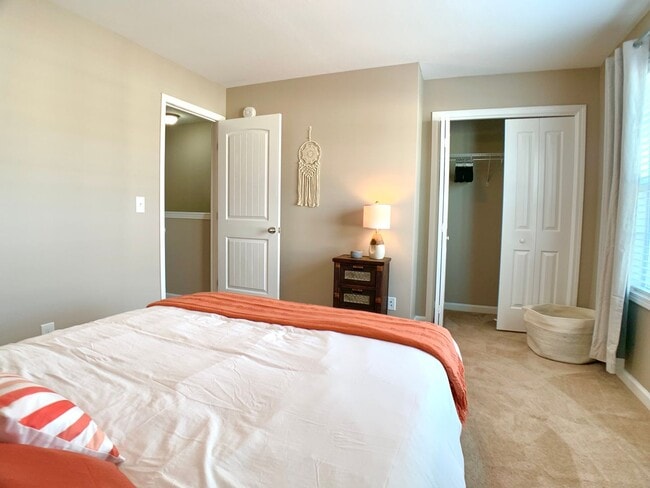 Building Photo - 308 Sam Houston Cir