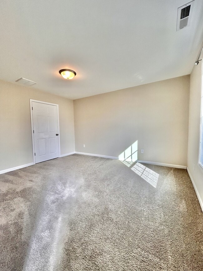 Building Photo - 5 Jackmia Way