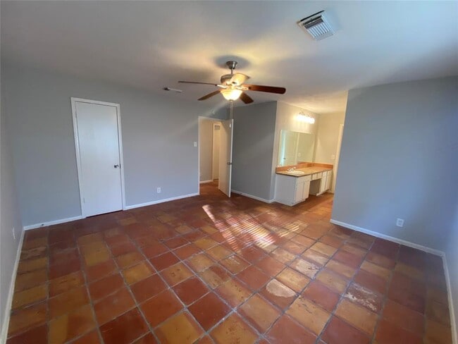 Building Photo - 14814 Croxton Dr