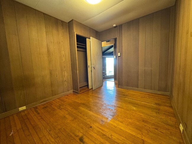 Building Photo - 2548 Ferdinand Ave