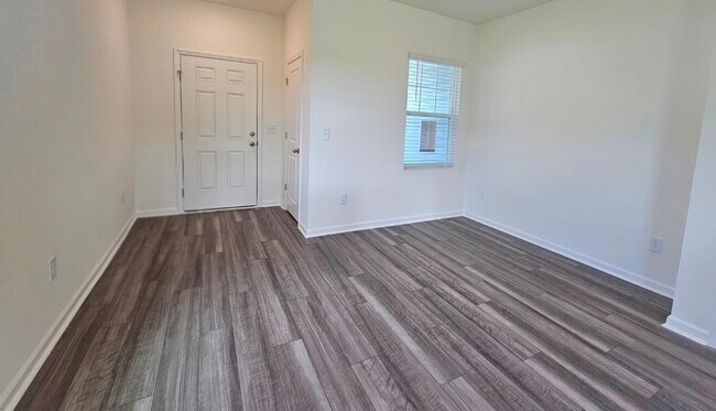Building Photo - 423 Castillo Dr