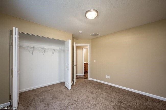 Building Photo - 24 Hawks Lndg