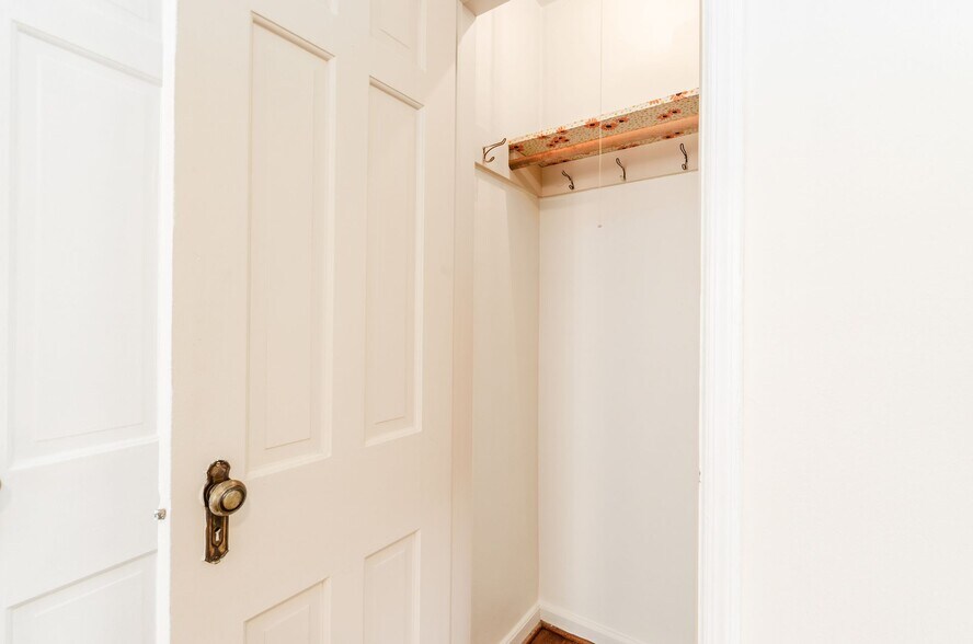 Building Photo - 1448 Elmwood Ave