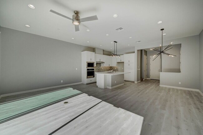 Building Photo - 7439 E Conquistadores Dr