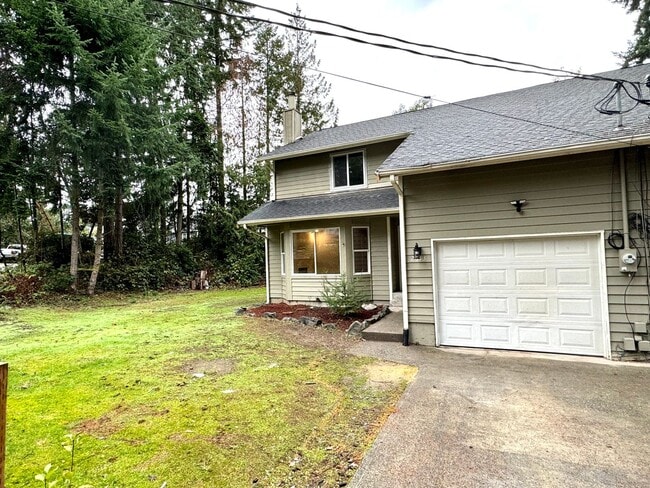 Building Photo - Modern 2BR, 1.5BA Duplex in Gig Harbor - F...
