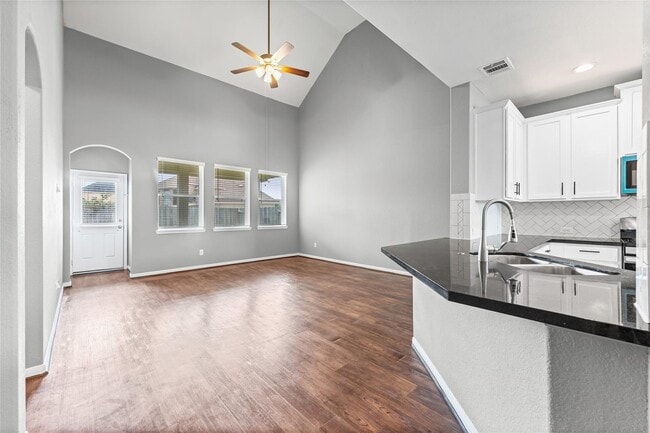 Building Photo - 8946 Westfield Glen Ct