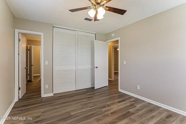 Building Photo - 4936 Perrine Dr