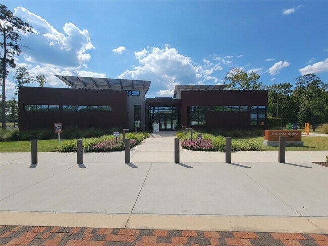 Building Photo - 613 Royal Arch Dr