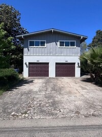 Building Photo - UPDATED 2 BEDROOM, TWO STORY DUPLEX!!