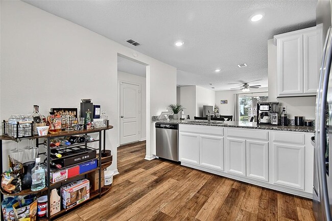 Building Photo - 70 Pebble Beach Dr