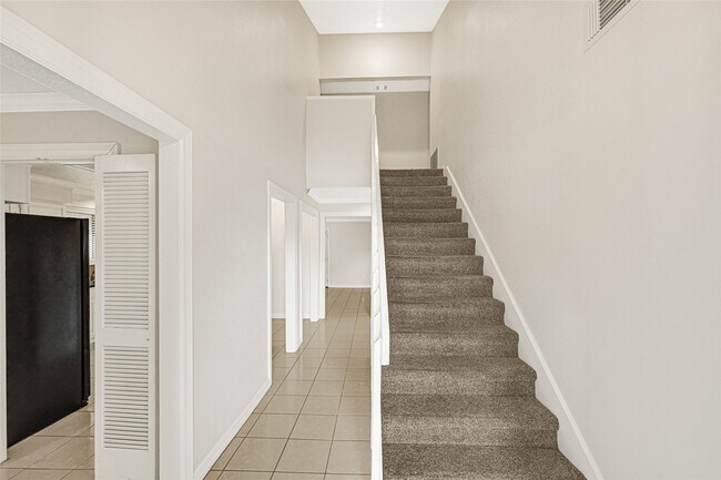 Building Photo - 5538 Fairview Forest Dr