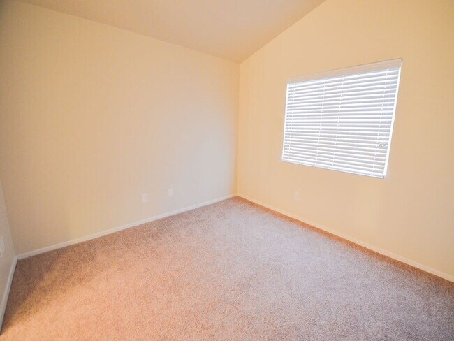 Building Photo - 3825 Gulliver St