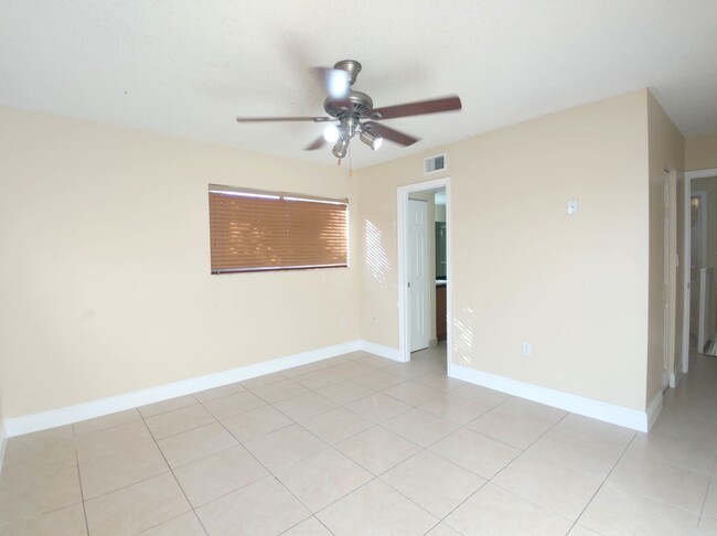 Building Photo - Spacious 2BR in Terrazas Del Sol