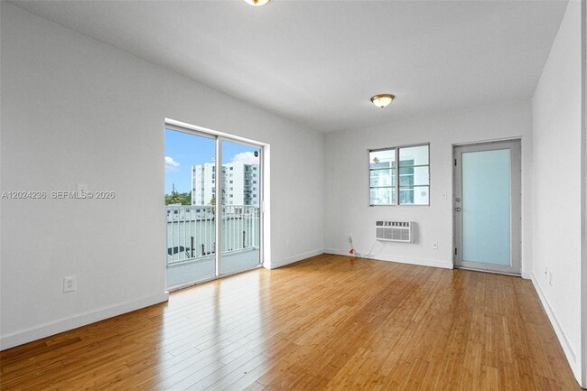 Building Photo - 7950 Tatum Waterway Dr