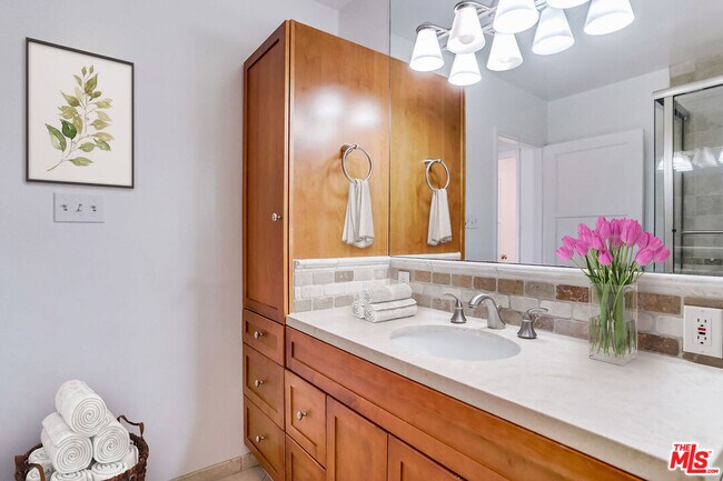 Building Photo - 8404 Holy Cross Pl