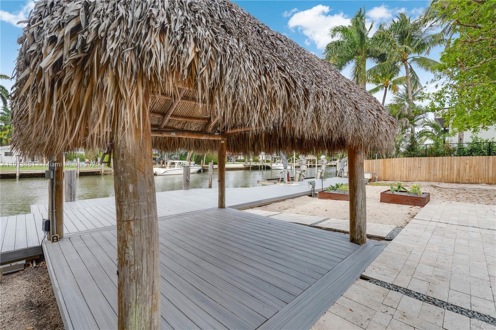 Building Photo - 7601 NE 9th Ave