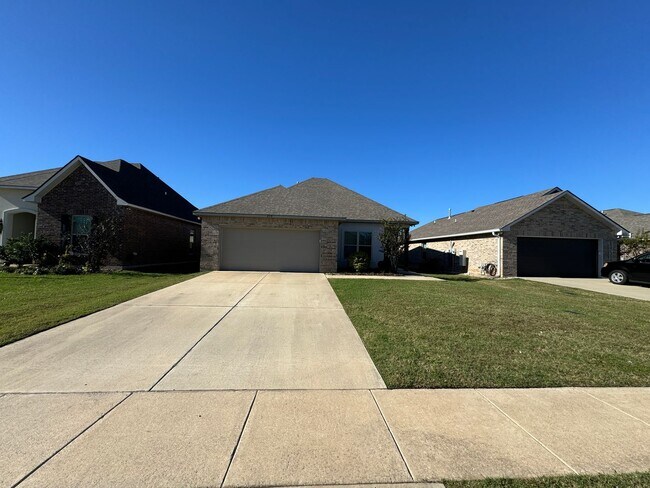 Building Photo - Close to Barksdale Air Force Base...