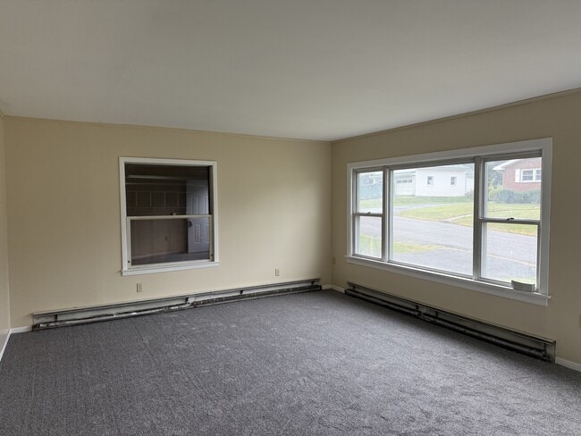 Building Photo - 135 Nittany St