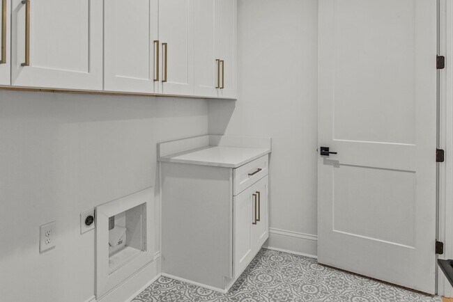 Building Photo - 1721 Osprey Poynte