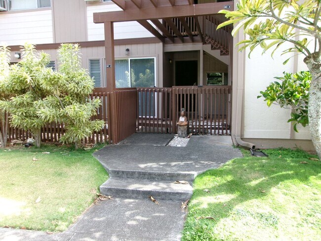 Building Photo - T0197 - NEWTOWN MEADOWS #9G1