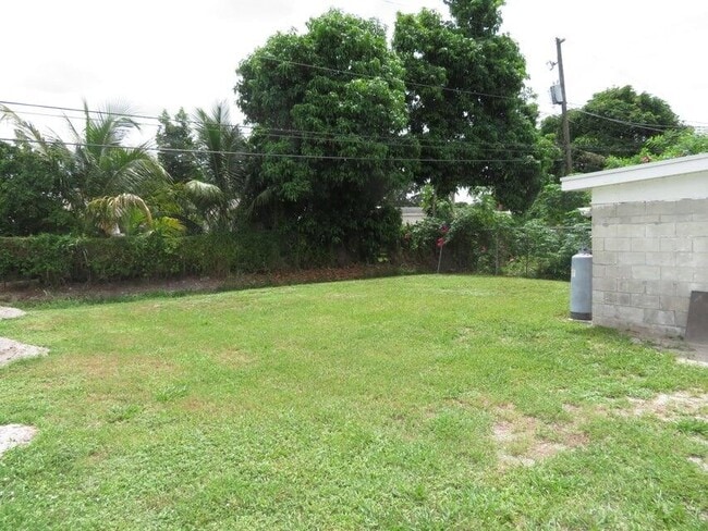 Building Photo - 340 Fleming Ave