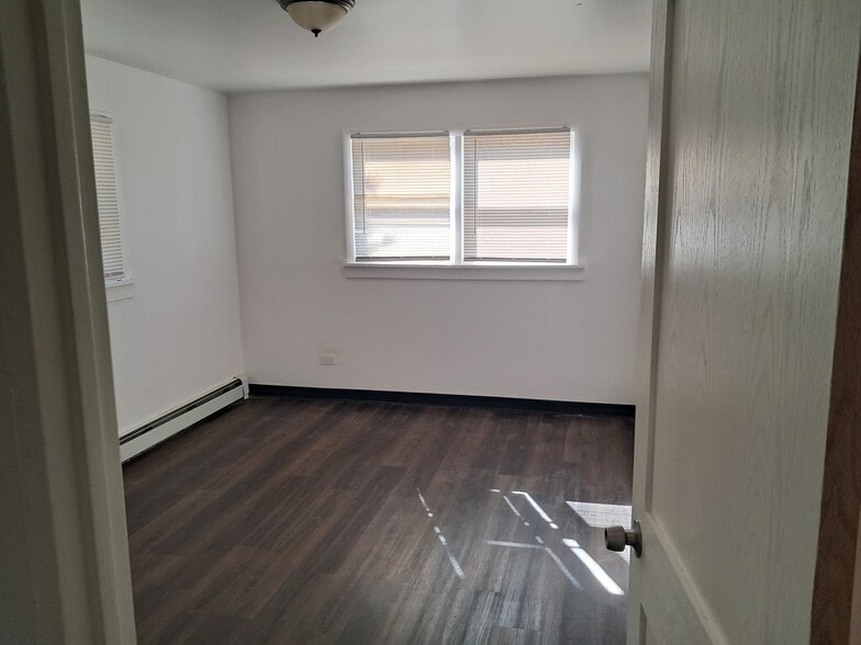 Living room - 1727 Lincoln St