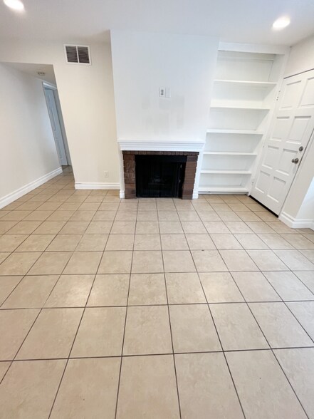 Building Photo - 139 Avenida Miramar
