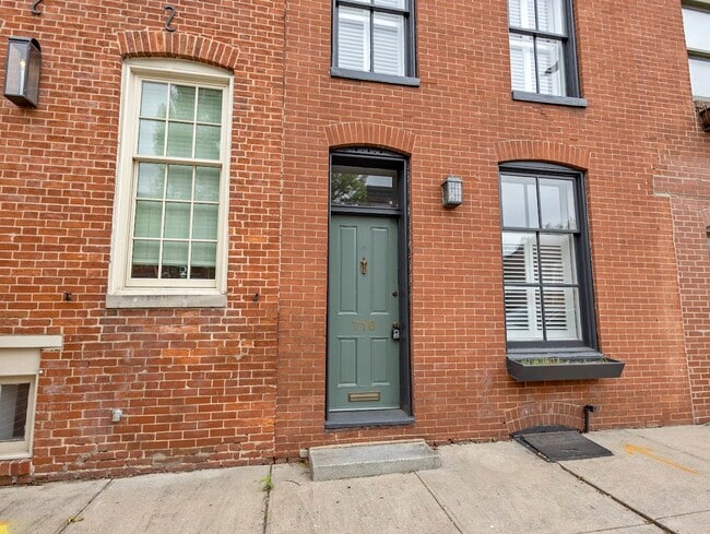 Building Photo - 716 S Hanover St