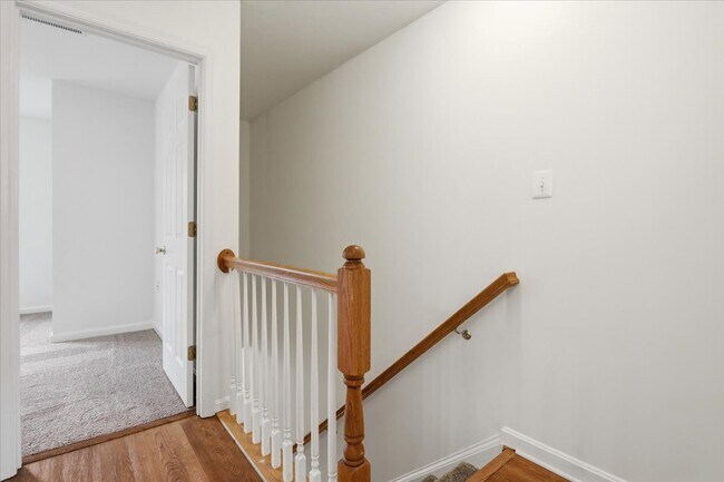Building Photo - 32 Mabel Ln