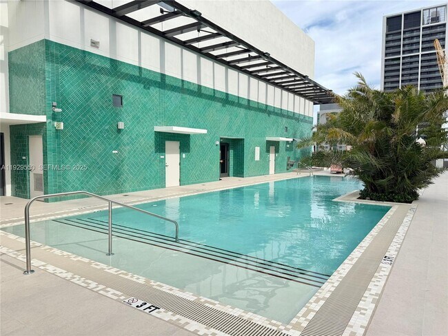 Building Photo - 11 NE 6th St