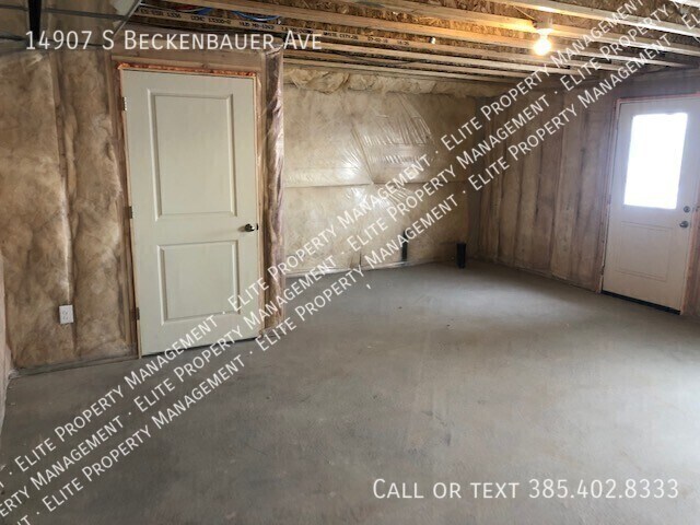 Building Photo - 14907 Beckenbauer Ave