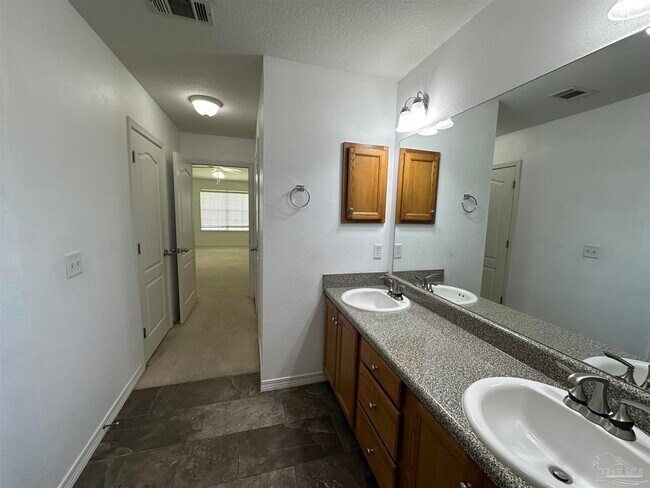 Building Photo - 8908 Abbington Dr